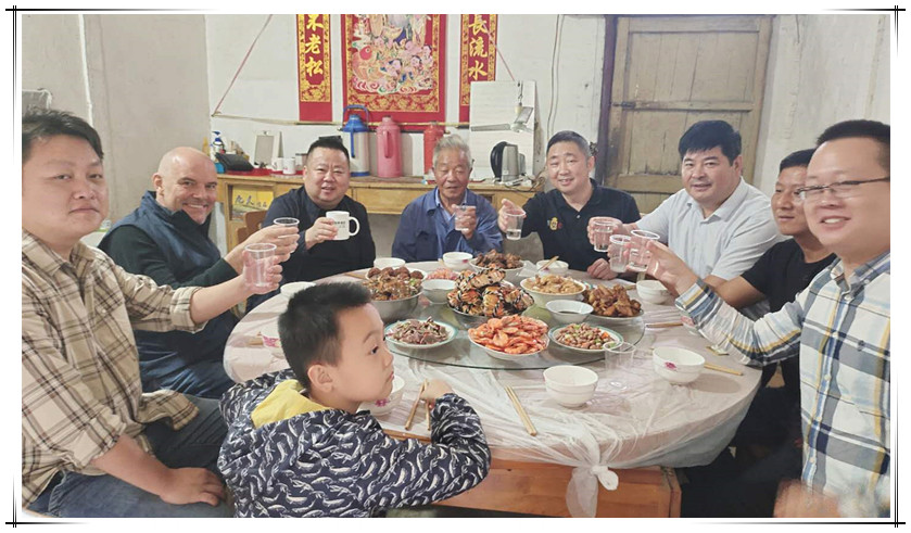 暖心！集團(tuán)董事長與外籍專家同慶雙節(jié)